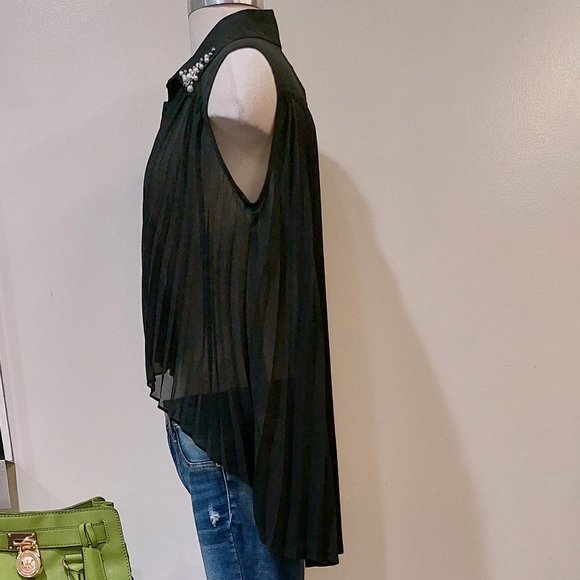 💥GORGE💥Chiffon Pleated Top w/ Embellished Collar - Picture 6 of 15